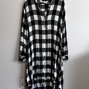 Classic Black and White Checkered Tunic